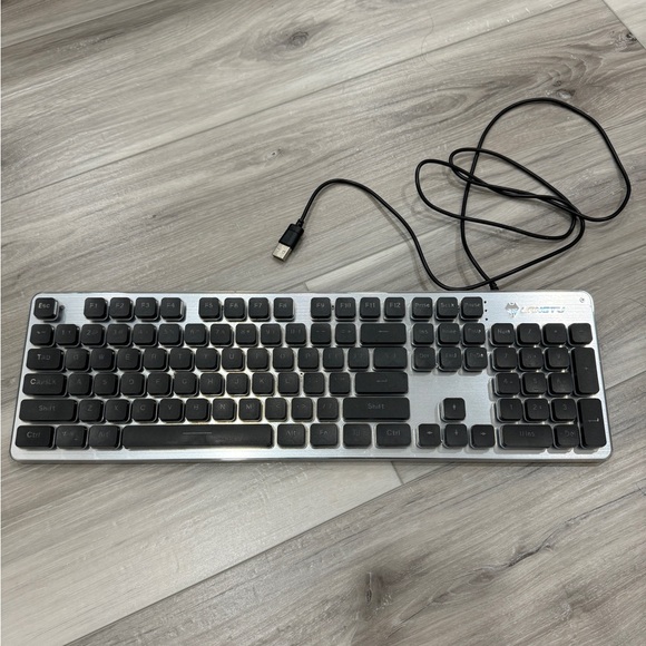 EUC LANGTU Membrane Gaming Keyboard Colorful LED Backlit Keyboard, USB Wired - Picture 5 of 9